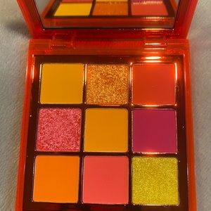 Huda neon obsessions